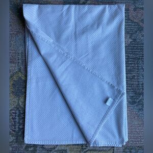 Threshold Table white and gold design Table Throw